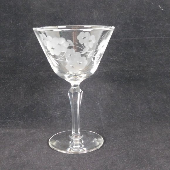 Set of 2 Libbey Glass Glenmore Etched Champagne Tall Sherbet 6 in tall Vintage - Picture 4 of 12